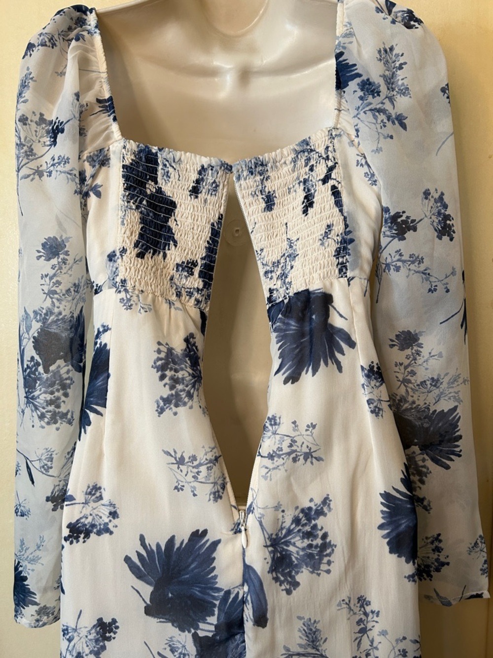 Abercrombie & Fitch Ivory Dress with Navy Floral Print size S - Picture 9 of 12